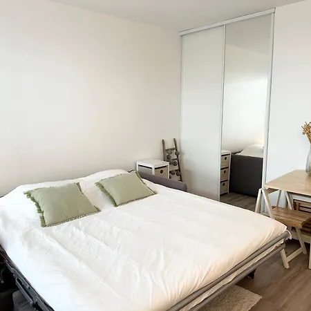 Apartment 5 Min From Paris - Parking Included *