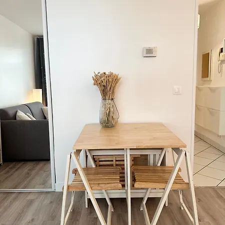 5 Min From Paris - Parking Included * Levallois-Perret