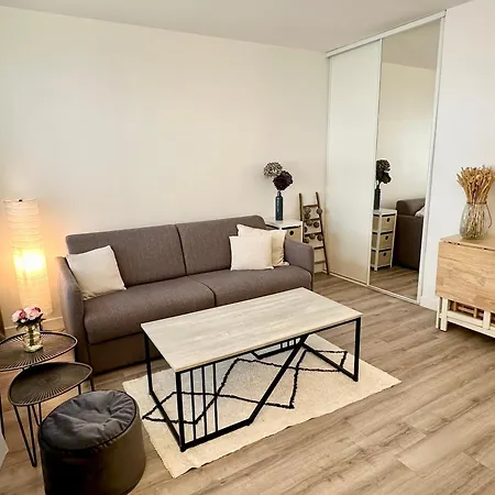Apartment 5 Min From Paris - Parking Included *